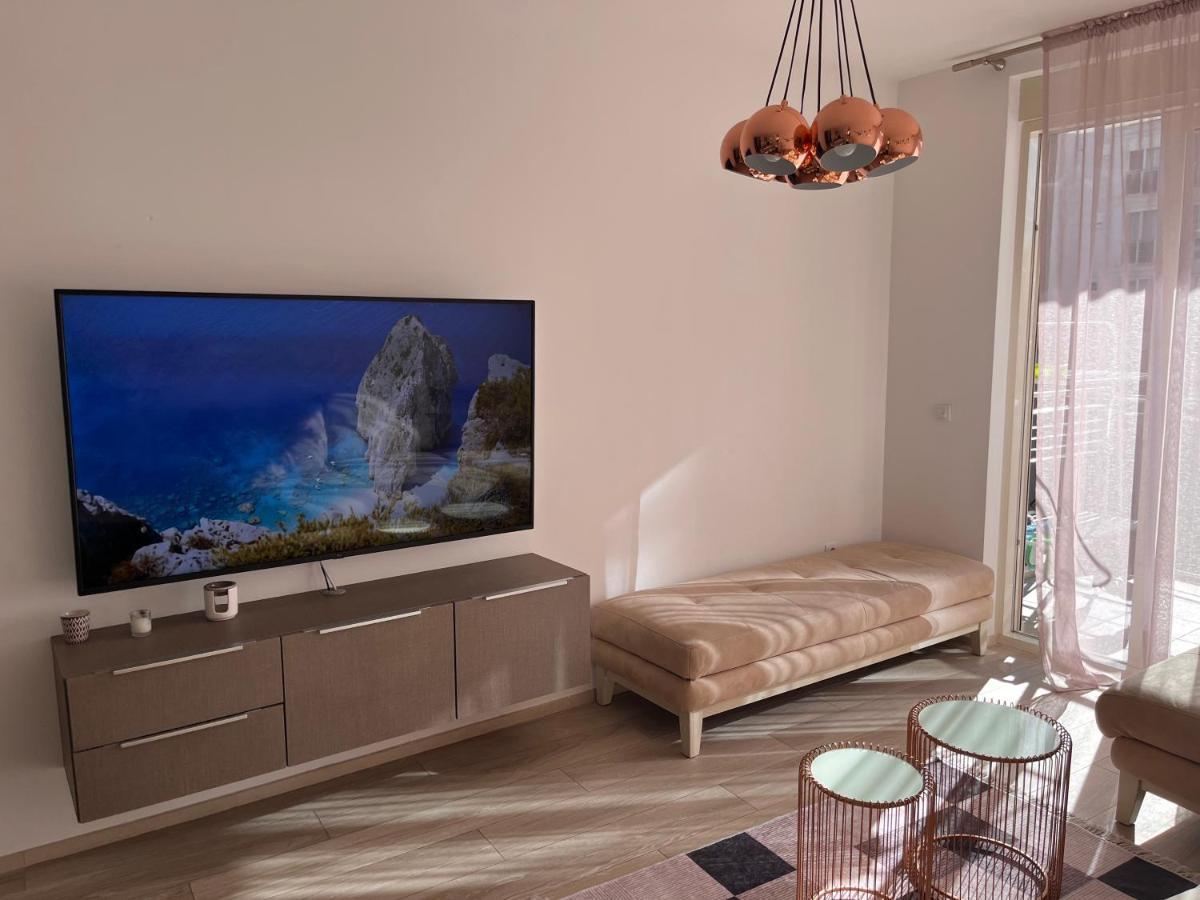 Atina Apartment, City Centre Budva ,Luxurious, Bright, Parking Экстерьер фото